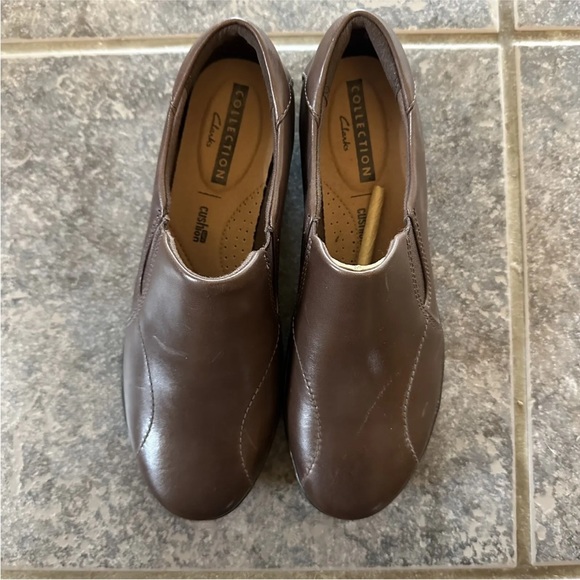 CLARKS COLLECTION Womens Brown Leather Flats SIZE 5 Slip On Everlay Danika - Picture 2 of 4